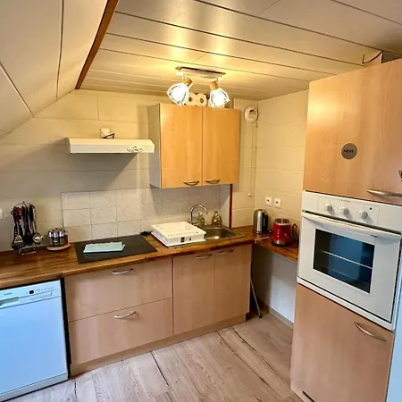 Le Mb 9 Dore 8 Pers Daire *